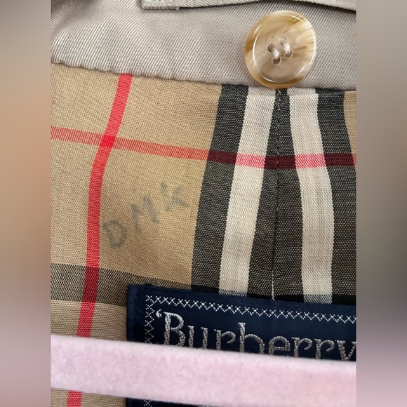 Vintage Burberry Beige Check Lining trench coat - Picture 7 of 16